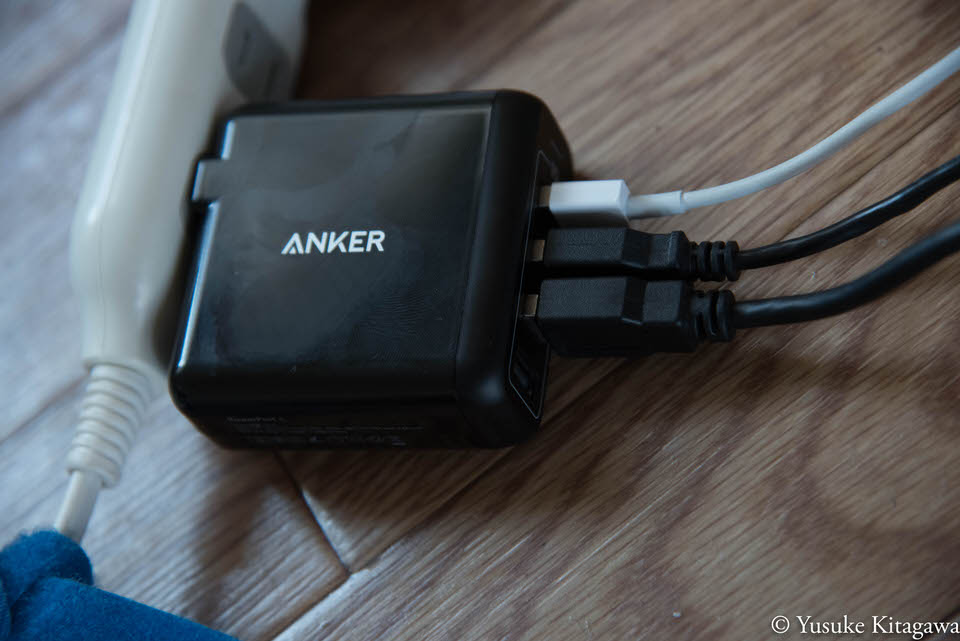 充電中のAnker PowerPort4