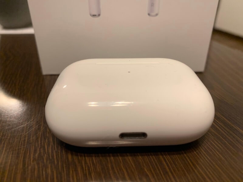 AirPods Proの充電用の端子