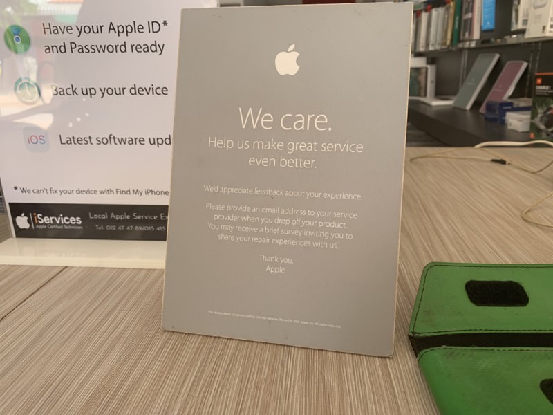 Apple製品への威厳を示す看板