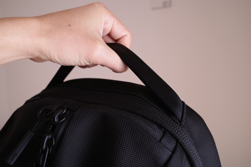 AerのFit Pack 3の持ち手