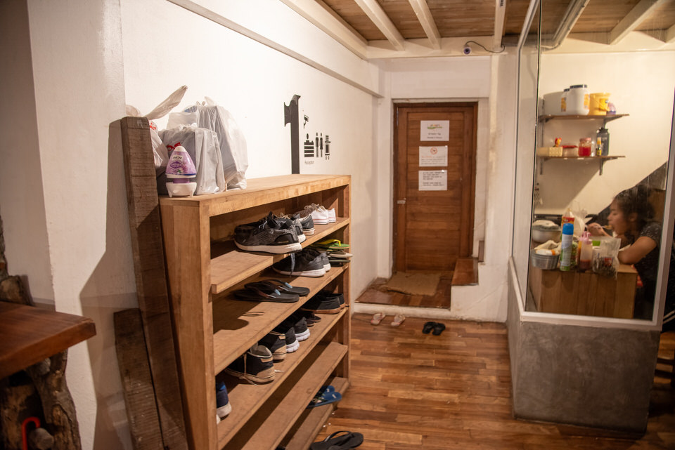 The Street Hostel Bangkokのシューズボックス