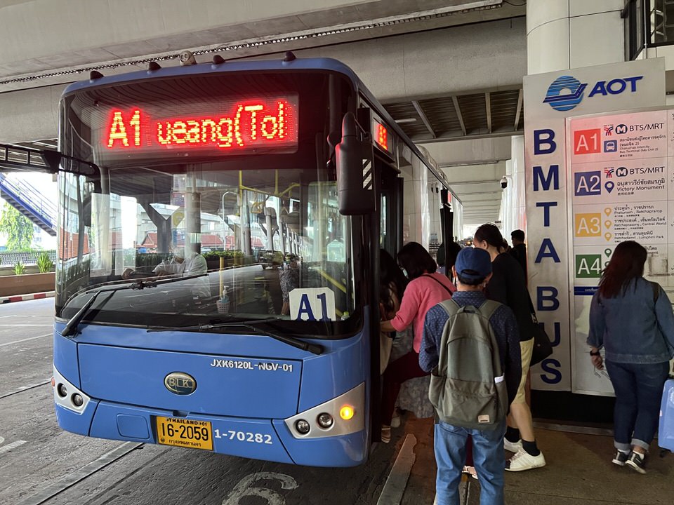 ドンムアン空港からモーチット行きA1バス