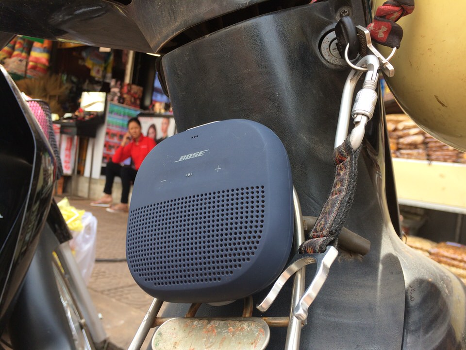 バイクに取り付けたBOSEのBluetoothスピーカーSoundLink Micro