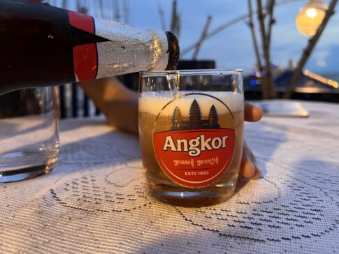 カンボジアのアンコールビール