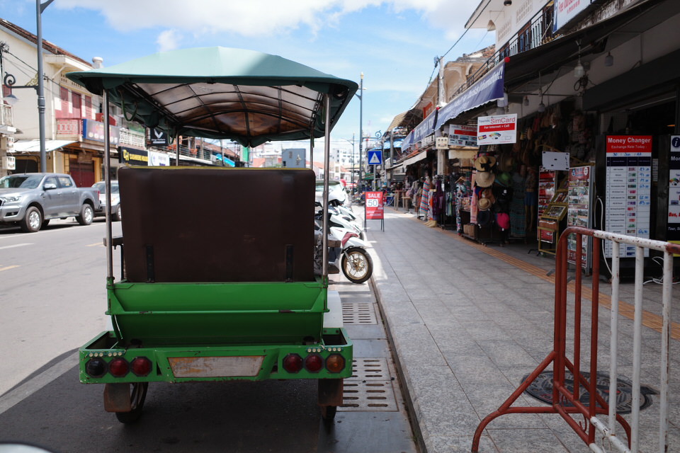 カンボジアのトゥクトゥク