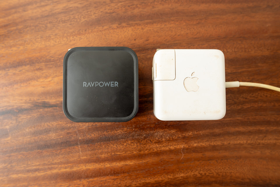 MagSafe2と比較したRAV Power RP-PC128