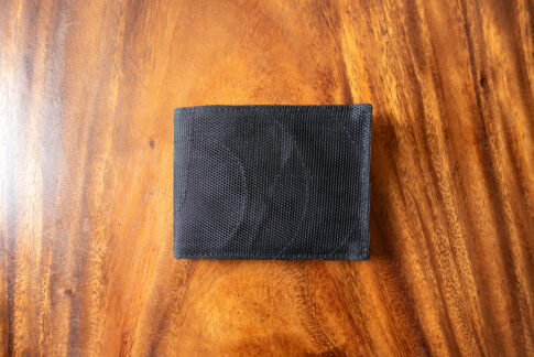 スマテリアの二つ折り財布