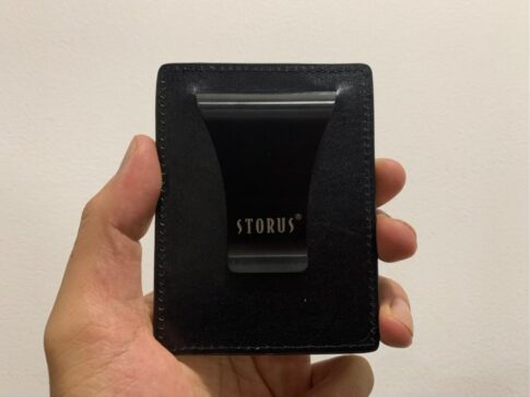 STORUSのマネークリップ
