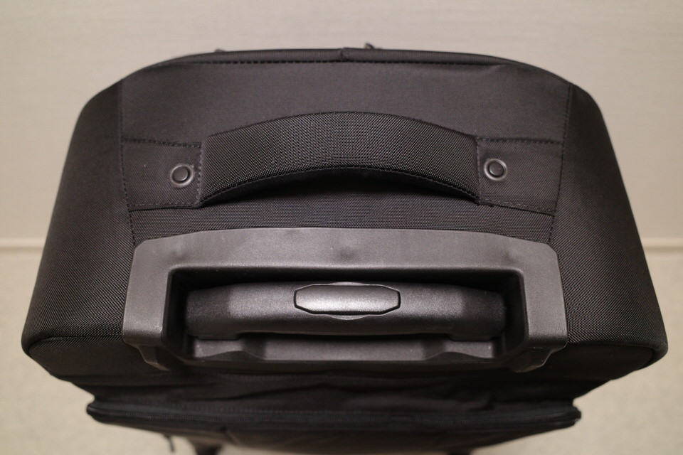 karrimorのAirport Pro70の持ち手