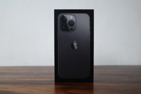 iPhone13Proの箱
