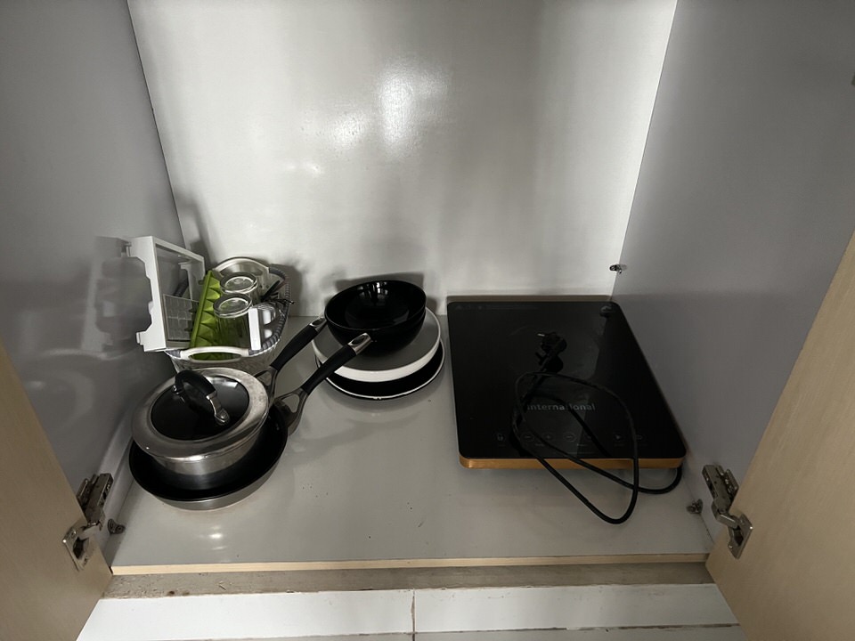 プノンペンのRatana Residence Towerのキッチン下収納