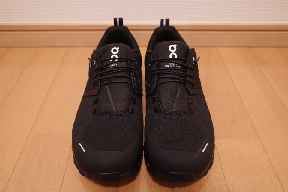 正面から見たOn Cloud5 Waterproof