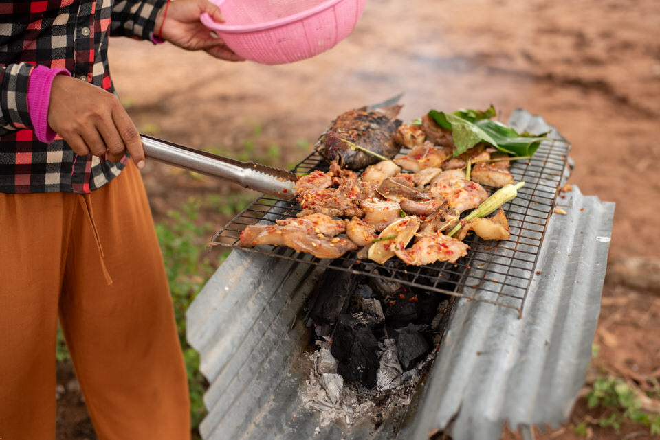 カンボジアでBBQ